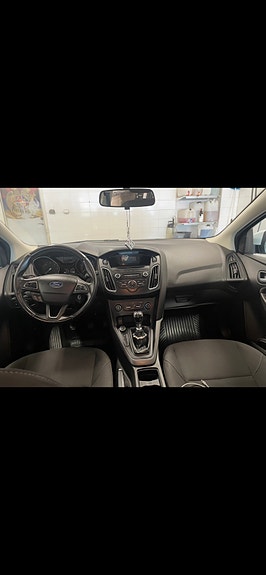Ford Focus 6 of 8