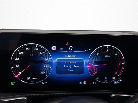 Mercedes-Benz GLB220 d 16 of 30