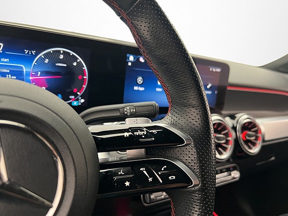 Mercedes-Benz GLB220 d 24 of 30