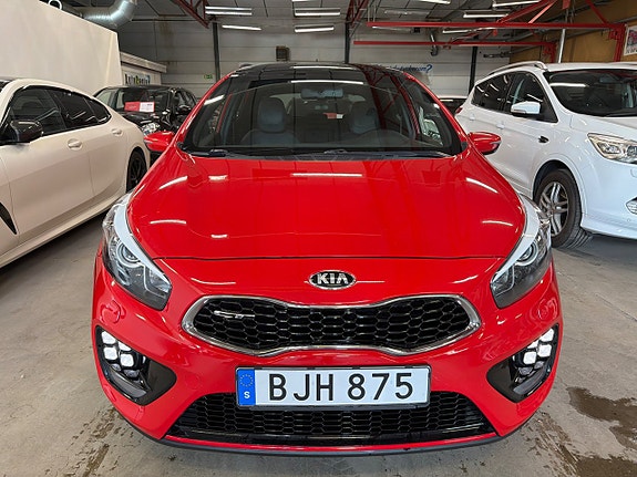 Kia Ceed 2 of 12