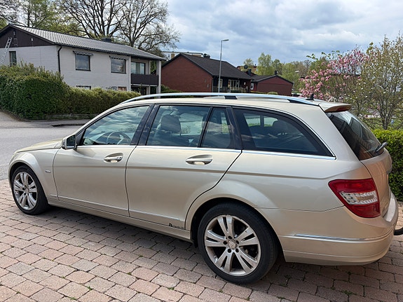 Mercedes-Benz C180 2 of 5