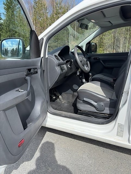 Volkswagen Caddy Maxi 6 of 13