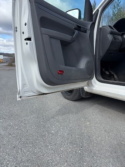 Volkswagen Caddy Maxi 13 of 13