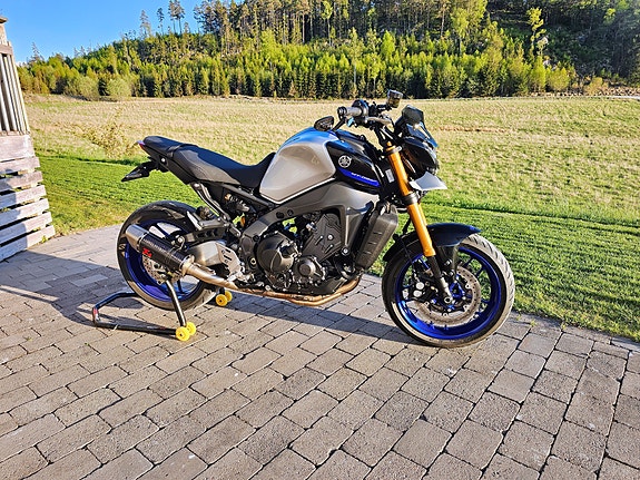 Yamaha MT-09 SP 2 of 4