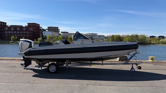 Iron 647 - Evinrude 200 G2 H.O + kärra -2019 2 of 16