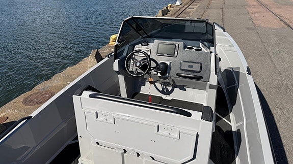 Iron 647 - Evinrude 200 G2 H.O + kärra -2019 15 of 16