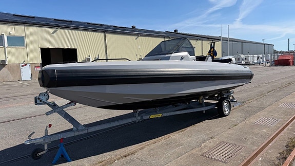Iron 647 - Evinrude 200 G2 H.O + kärra -2019 6 of 16