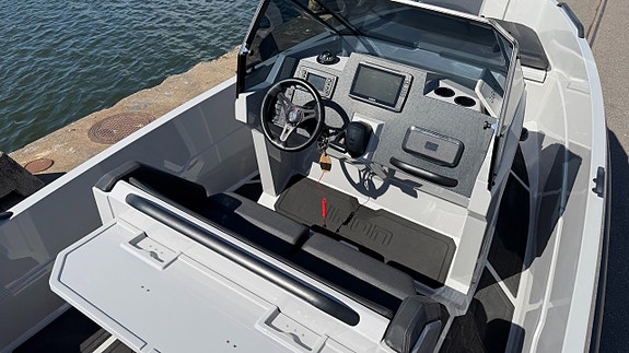 Iron 647 - Evinrude 200 G2 H.O + kärra -2019 10 of 16