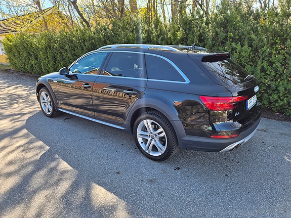 Audi A4 allroad 2 of 5