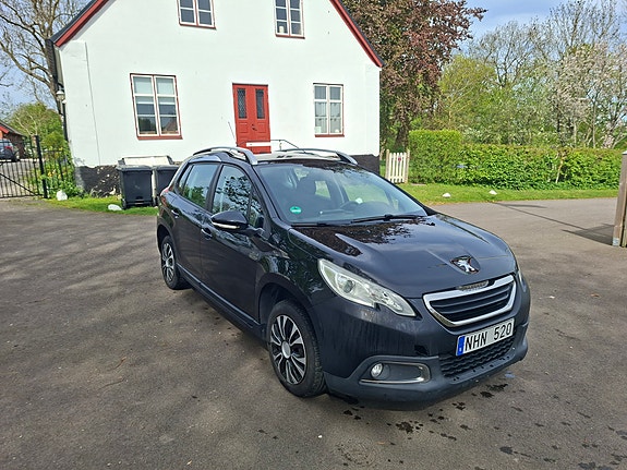 Peugeot 2008 2 of 5
