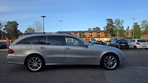 Mercedes-Benz E200 4 of 5