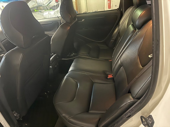 Volvo V70 10 of 15