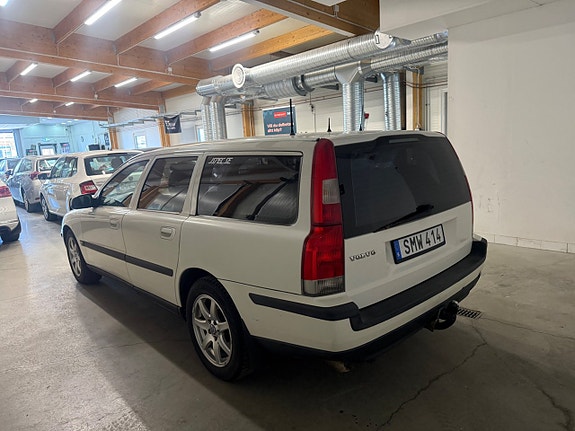 Volvo V70 11 of 15