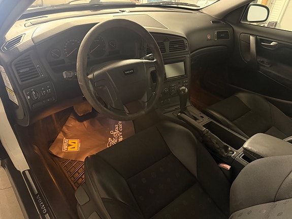 Volvo V70 6 of 15