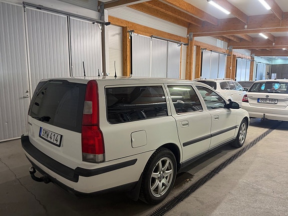 Volvo V70 12 of 15