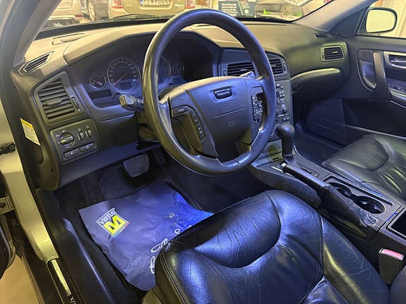 Volvo V70 5 of 5