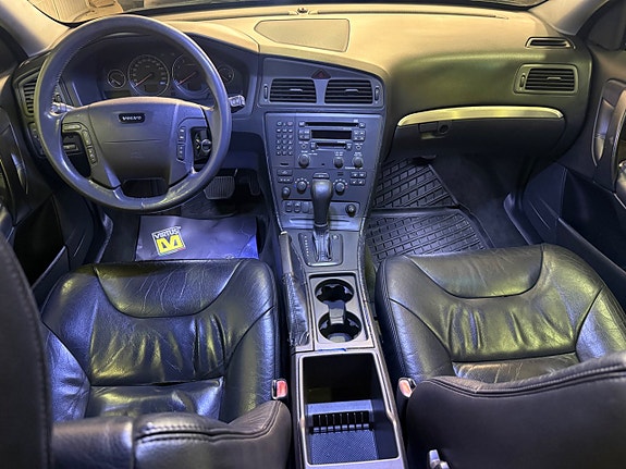 Volvo V70 7 of 12