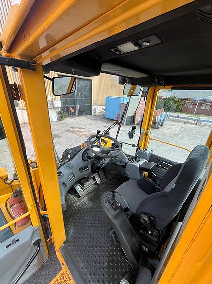 Volvo L70E / Skevfäste / Spakstyrning / 4-Spak / C-smörj 4 of 4