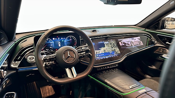 Mercedes-Benz E300 de 12 of 17