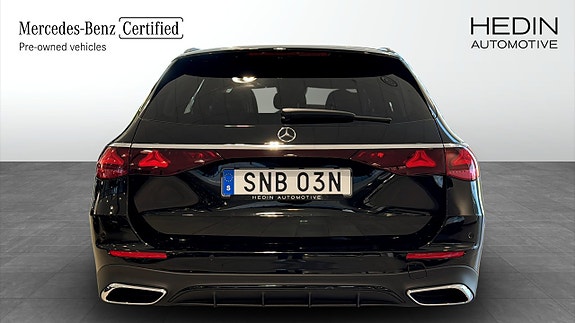 Mercedes-Benz E300 de 5 of 17