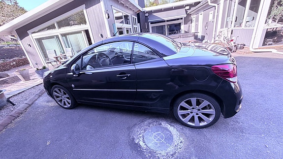 Peugeot 207 CC 2 of 18