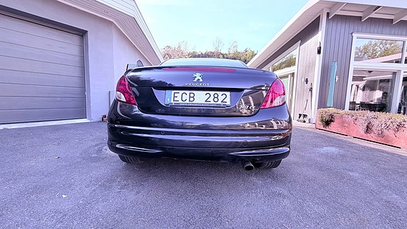 Peugeot 207 CC 16 of 18