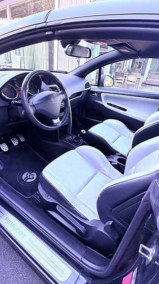 Peugeot 207 CC 13 of 18