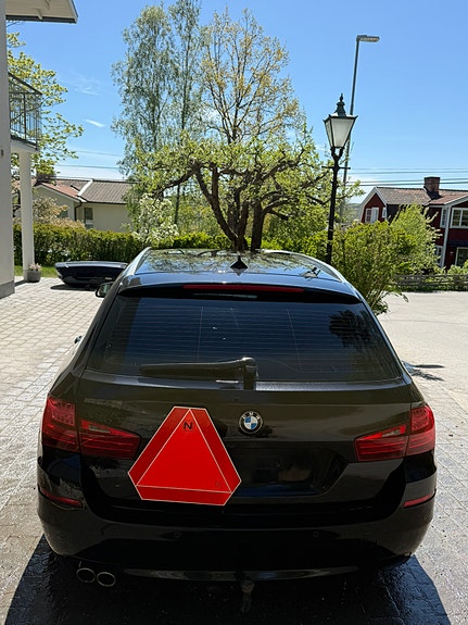 BMW 520d 2 of 3