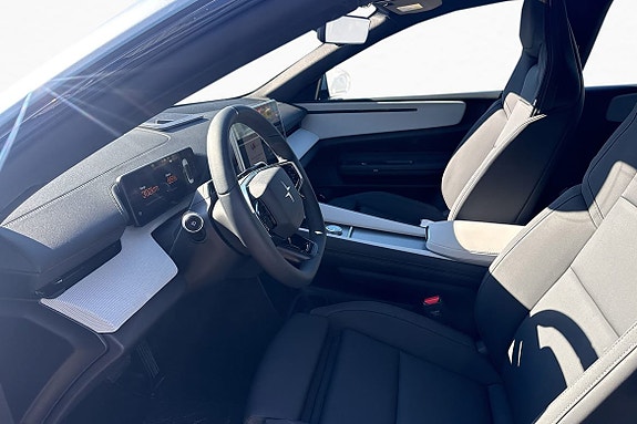 Polestar 4 10 of 19