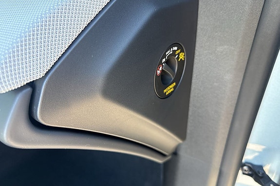 Polestar 4 15 of 19