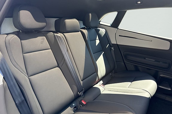 Polestar 4 14 of 20