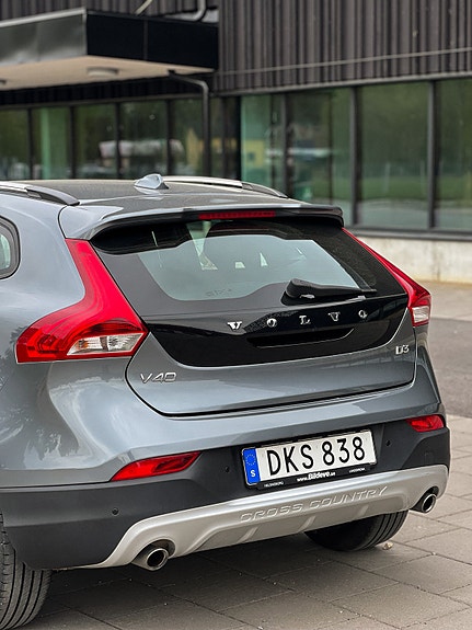 Volvo V40 Cross Country 5 of 5