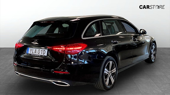 Mercedes-Benz C300 2 of 5