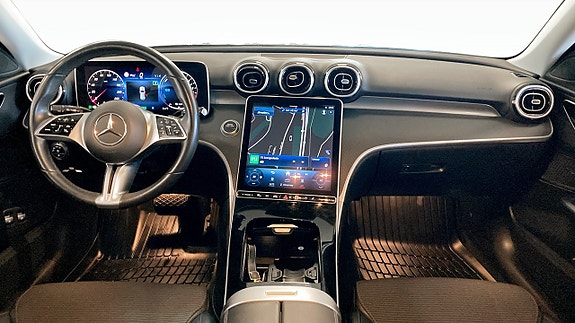 Mercedes-Benz C300 4 of 5