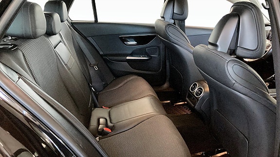 Mercedes-Benz C300 5 of 5