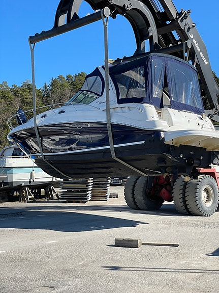 Sea Ray 355 Sundancer 3 of 9