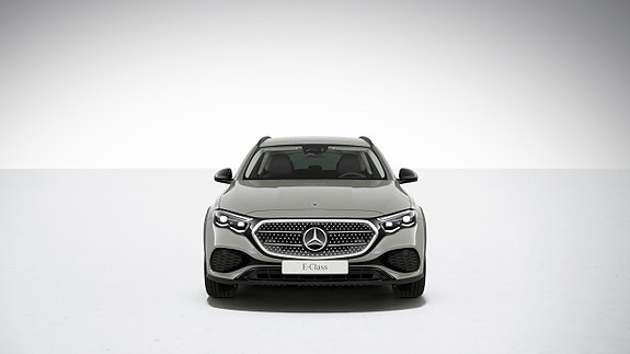 Mercedes-Benz E300 de 8 of 12