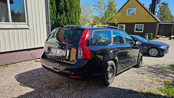 Volvo V50 3 of 22