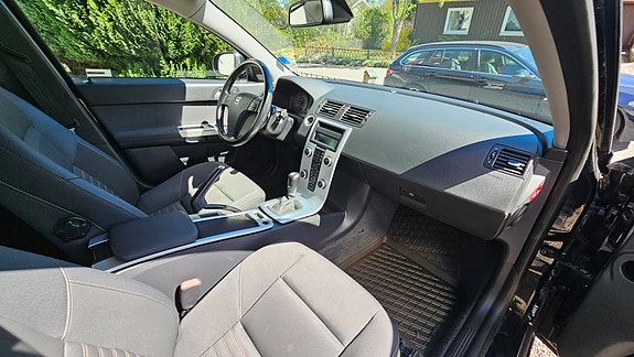 Volvo V50 10 of 22