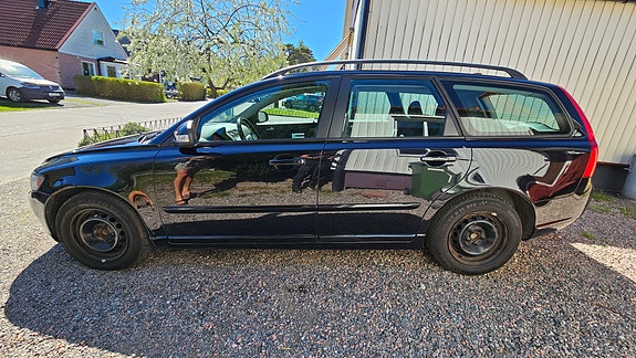 Volvo V50 4 of 22