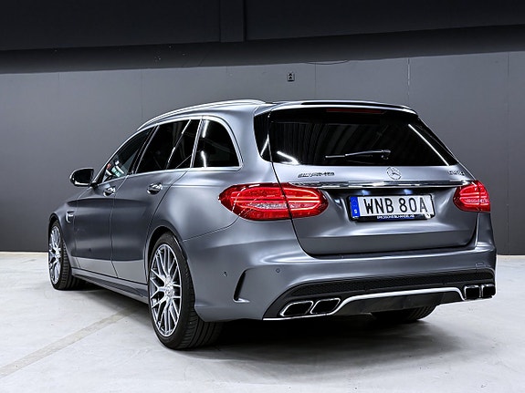 Mercedes-Benz C63 16 of 22