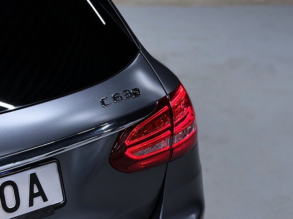 Mercedes-Benz C63 18 of 22