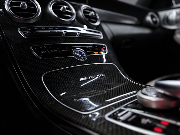 Mercedes-Benz C63 9 of 22