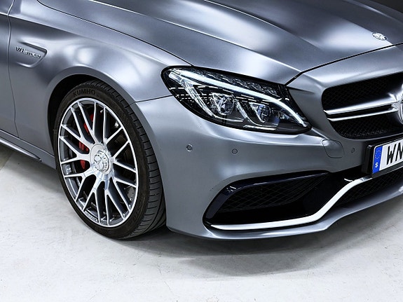 Mercedes-Benz C63 12 of 22