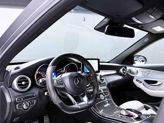 Mercedes-Benz C63 13 of 22
