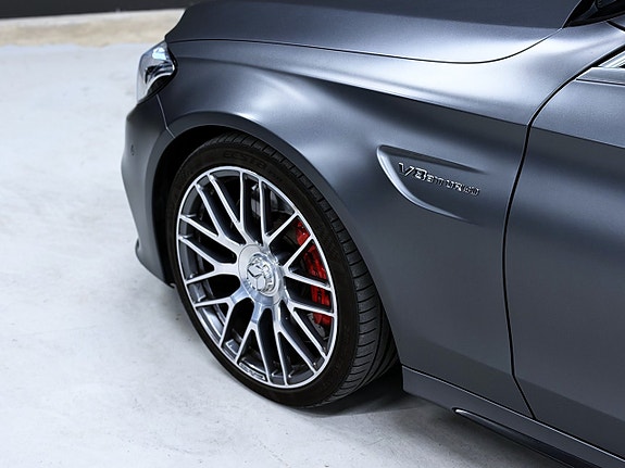 Mercedes-Benz C63 8 of 22