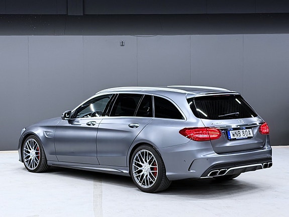 Mercedes-Benz C63 4 of 22