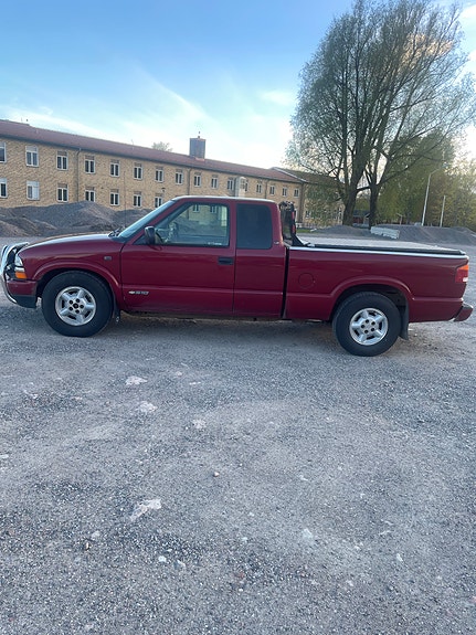 Chevrolet Extended Cab 2 of 25