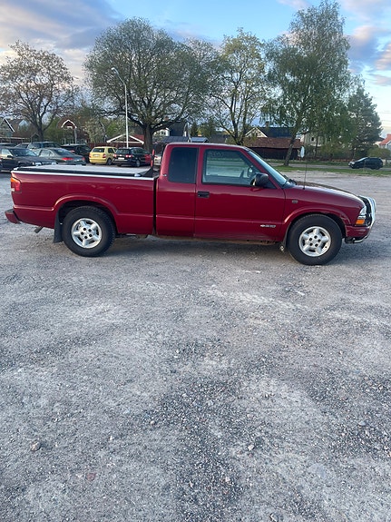 Chevrolet Extended Cab 3 of 25
