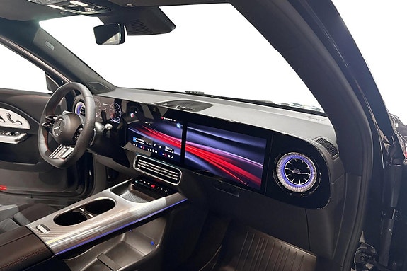 Mercedes-Benz GLB250+ 7 of 12